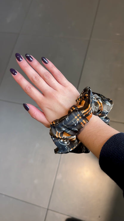 punk pup - scrunchie