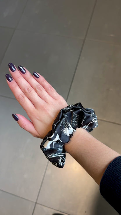 sacred hearts - scrunchie